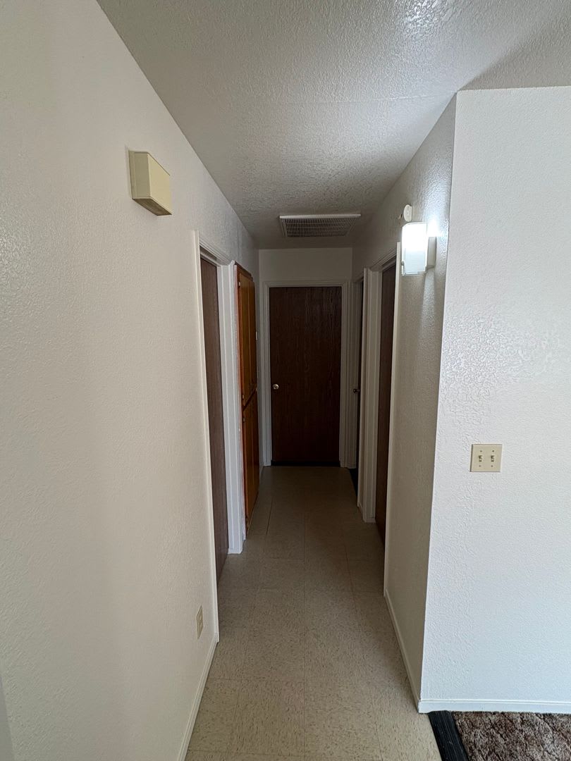 NW Visalia Home with Alley Access Rent Ready! – photo 3