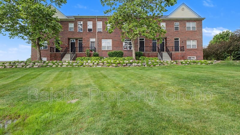 43018 Burlington Drive – photo 1
