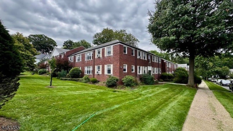 349 Bloomfield Ave – photo 2
