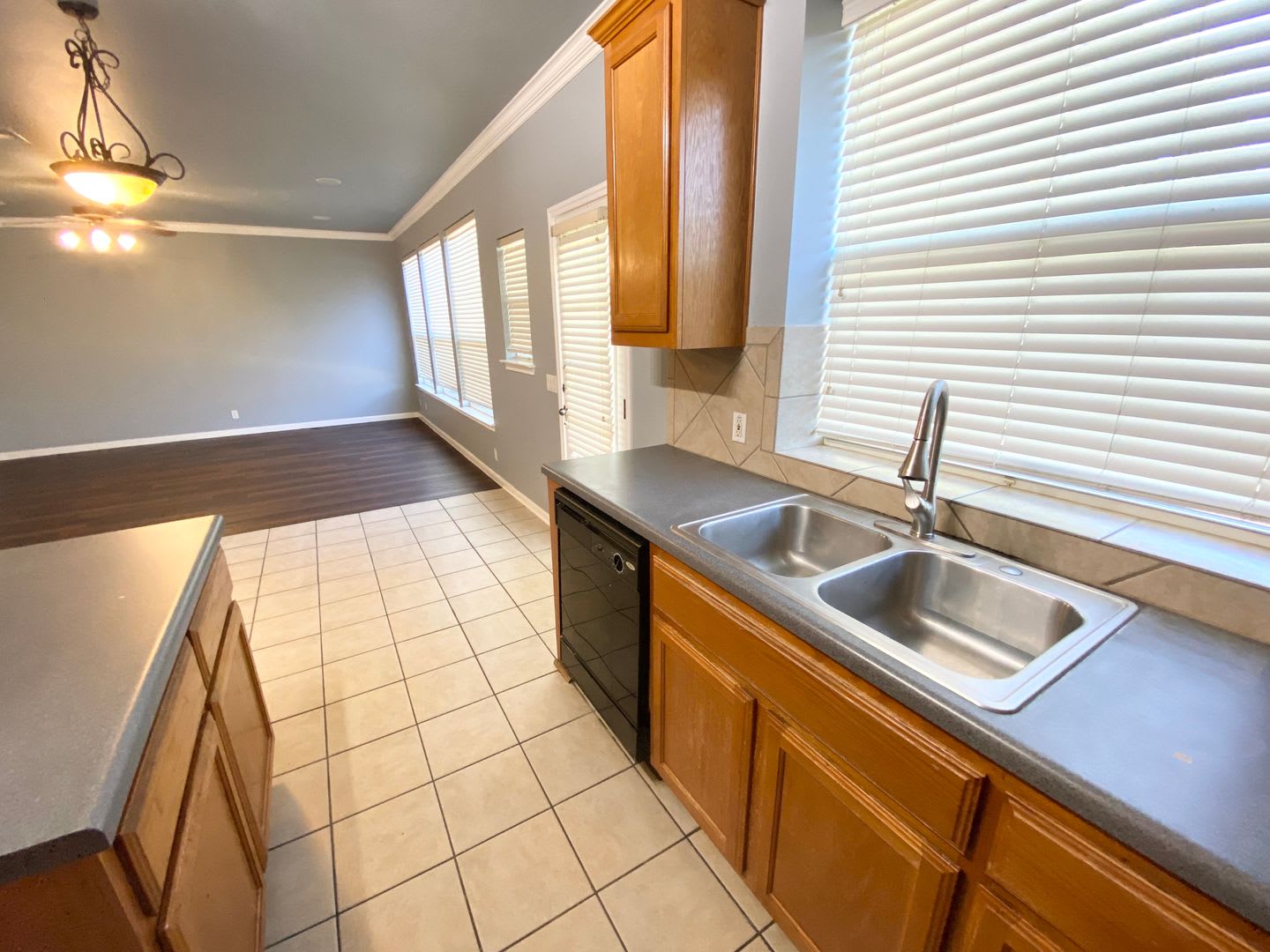 4 bedrooms, a game room, and a large dedicated office! – photo 5