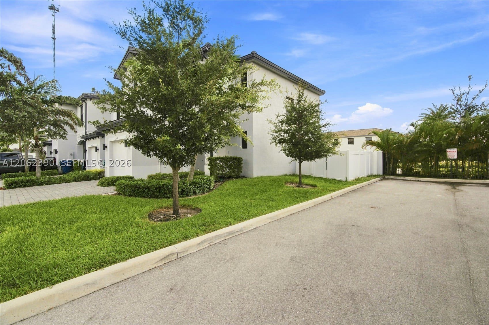 20369 NW 5th Ct – photo 3