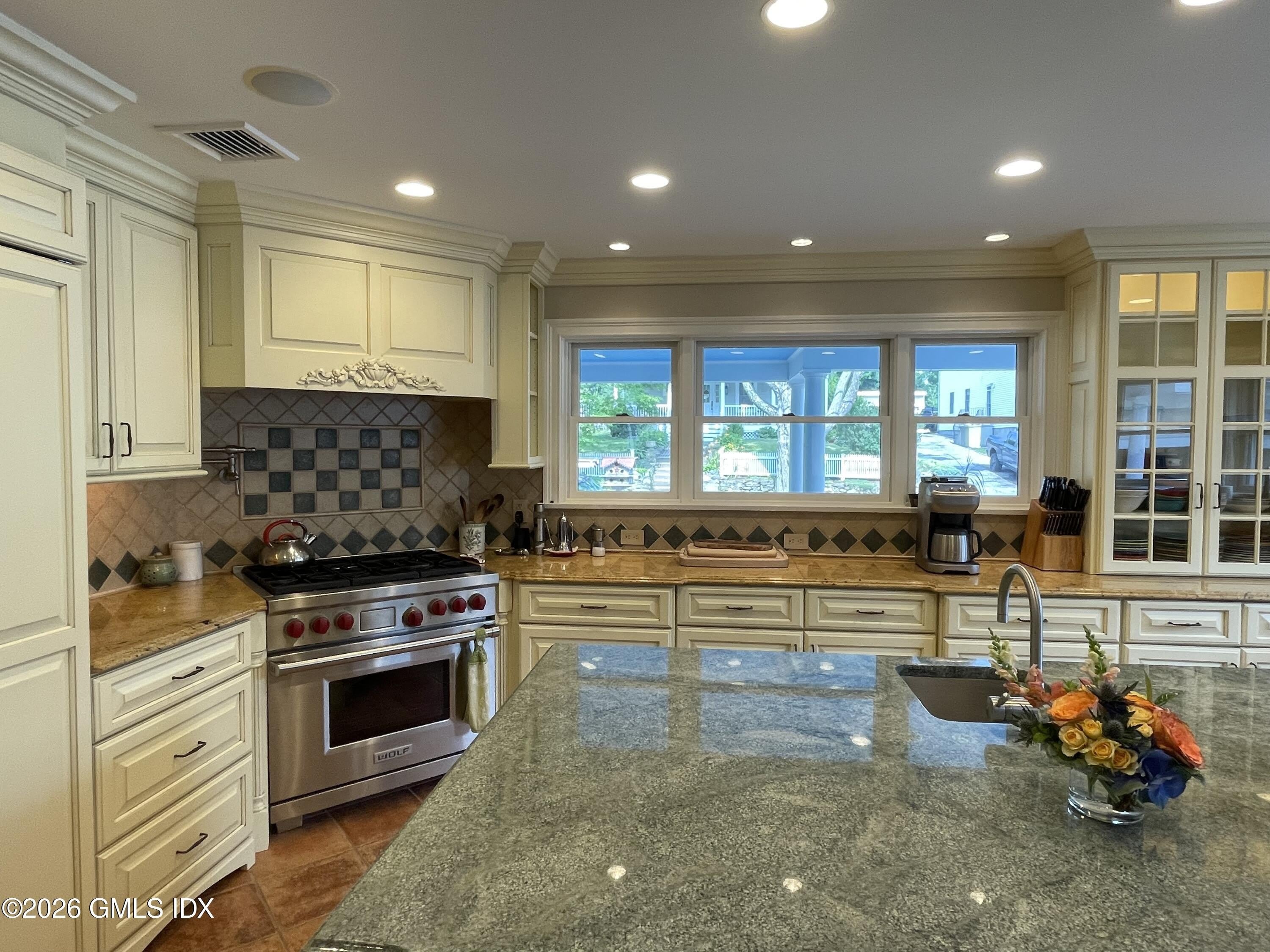 34 Suburban Avenue – photo 2
