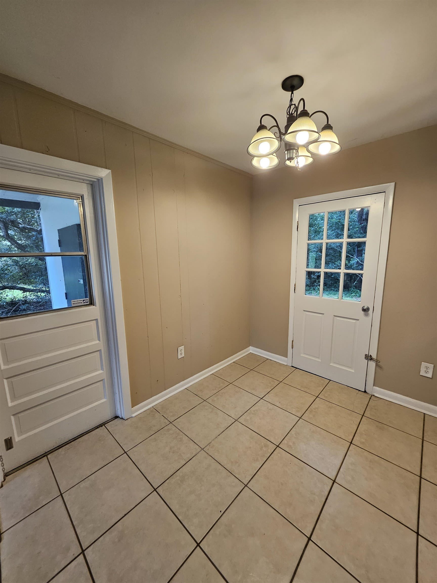 1613 Kelly Street – photo 5