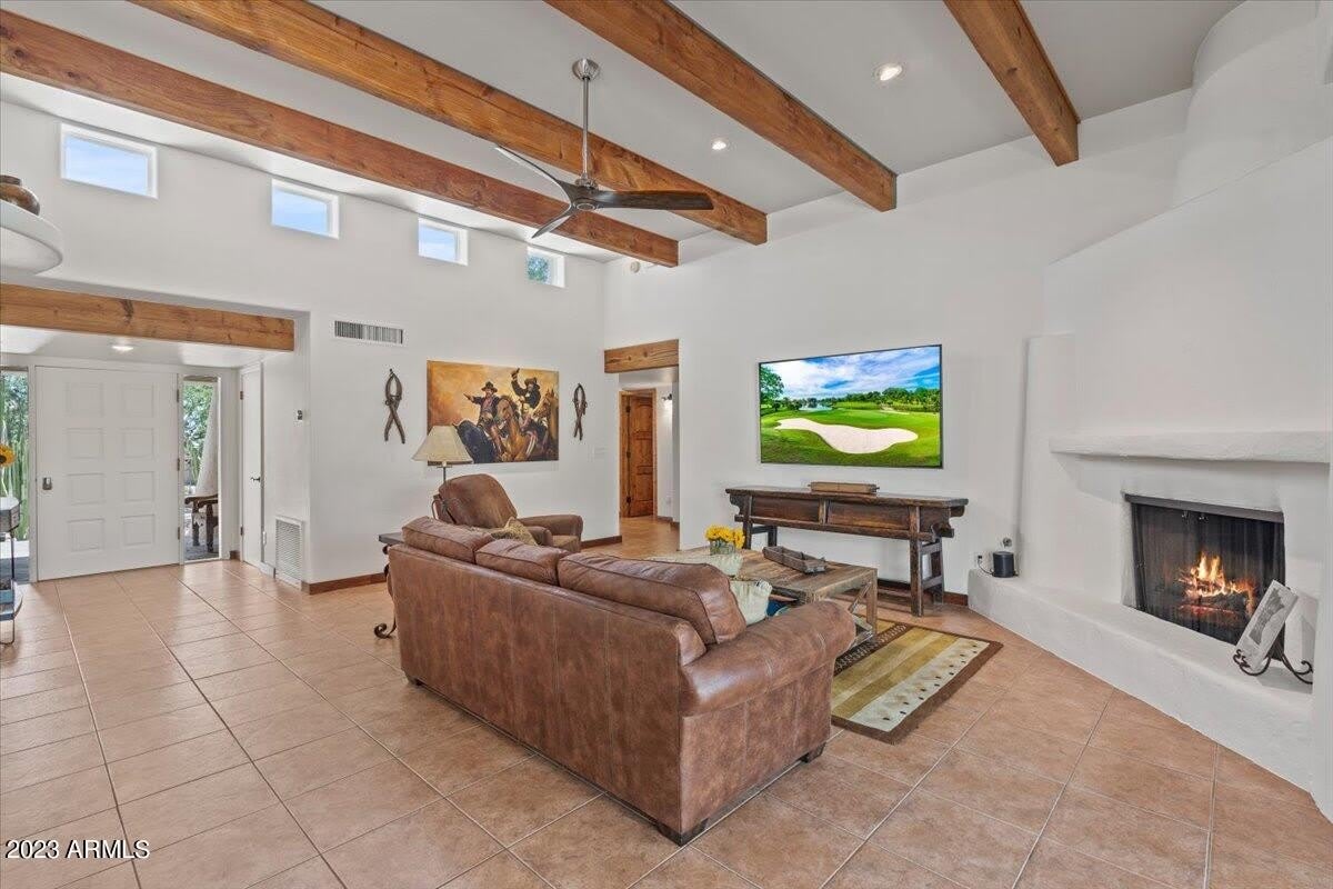 1816 E EAGLE CLAW Drive – photo 5