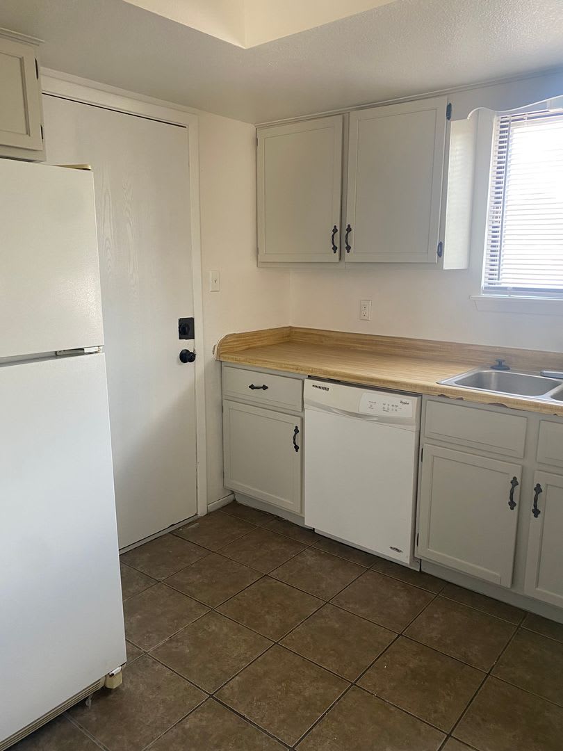 3155 Posada Ct Unit C Conveniently Located 2 Bedroom 1 5 Bath With Garage Near Nmsu – photo 5