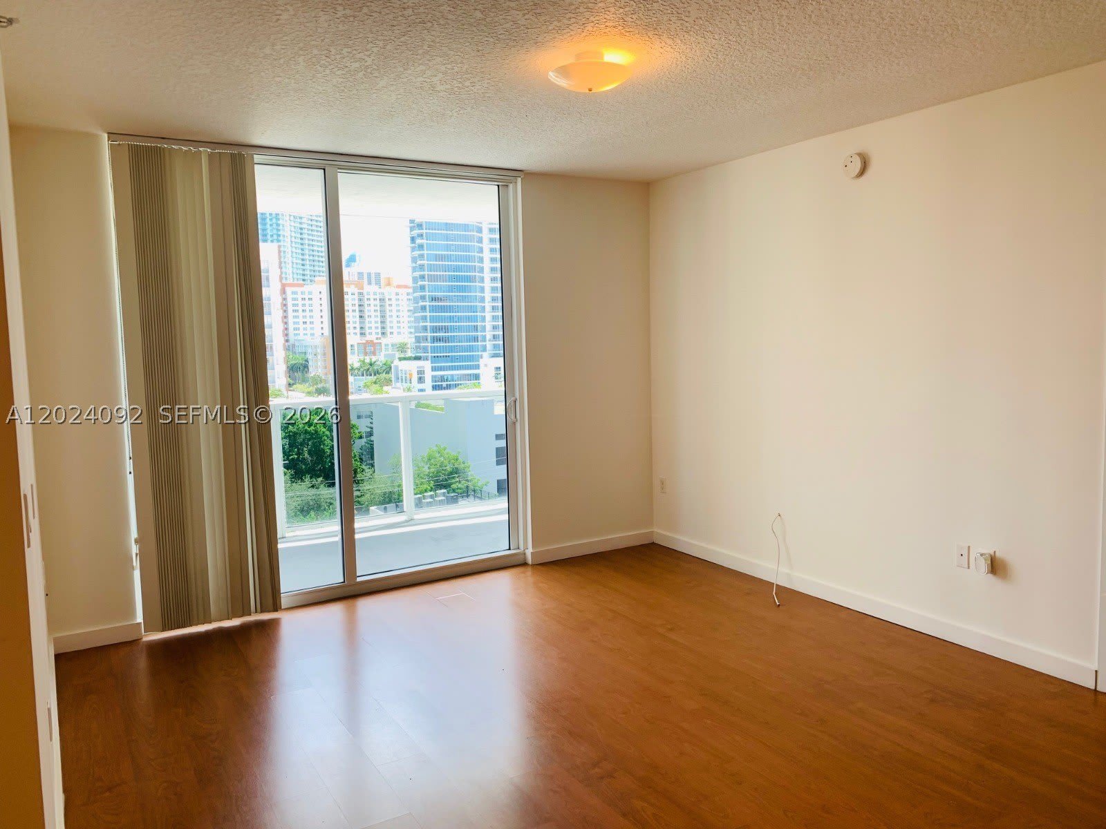 601 NE 23rd St – photo 4