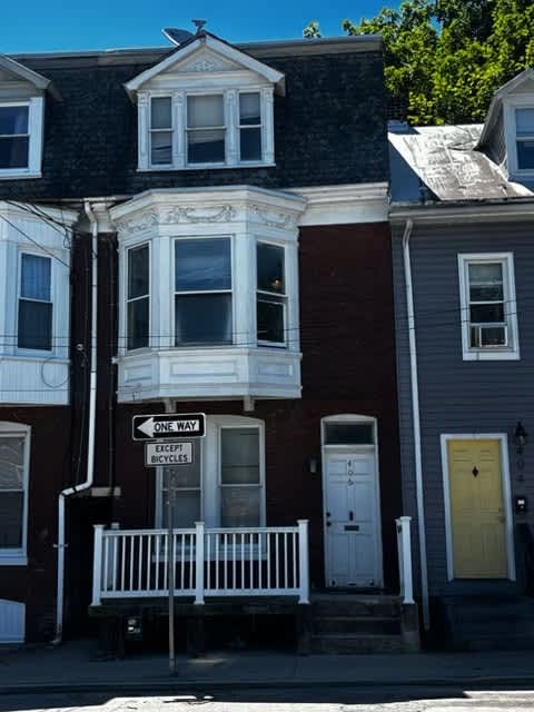 406 West King Street – photo 1