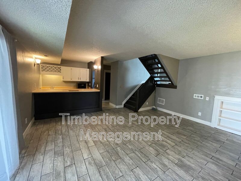 320 Rangely Dr – photo 5