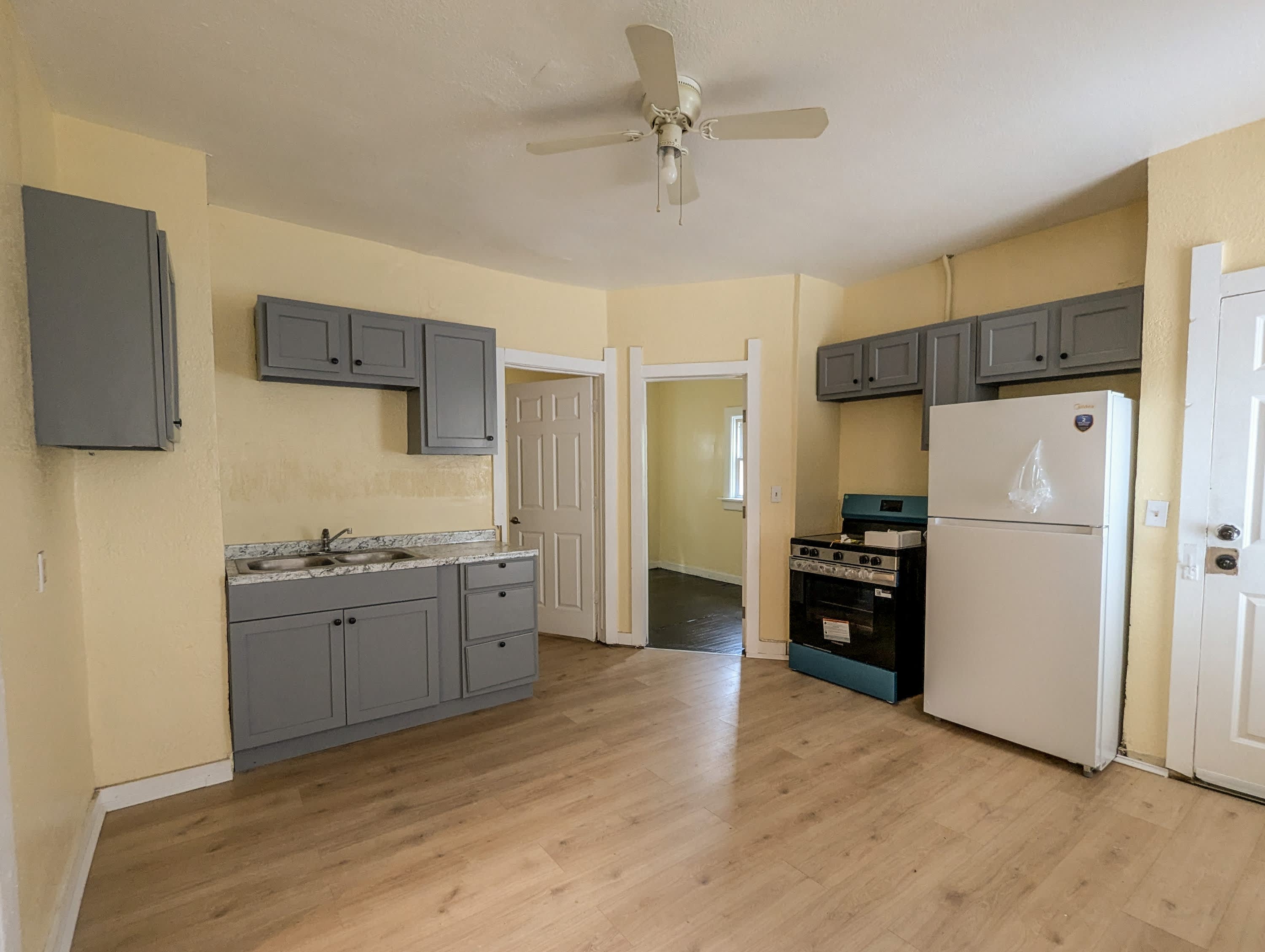 1304 West Ring Street – photo 3