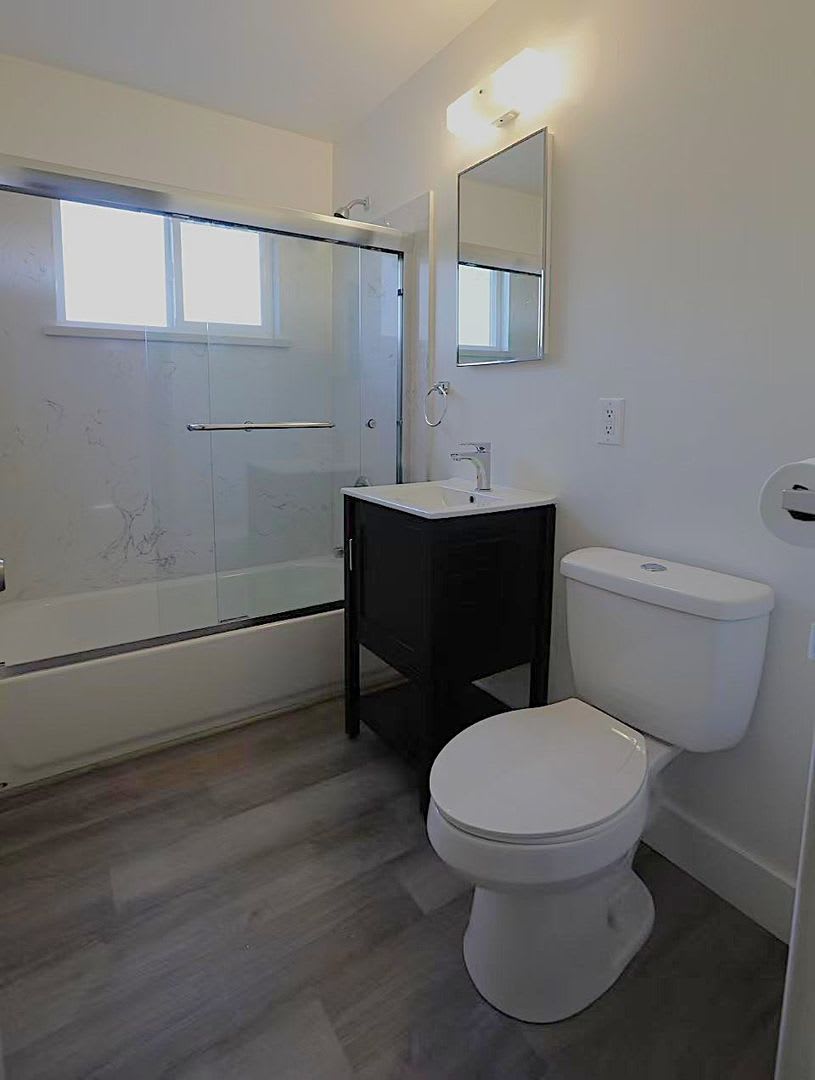 $2,395/month – Renovated 2BR/1BA in Prime Berkeley Location (Available Now) – photo 5