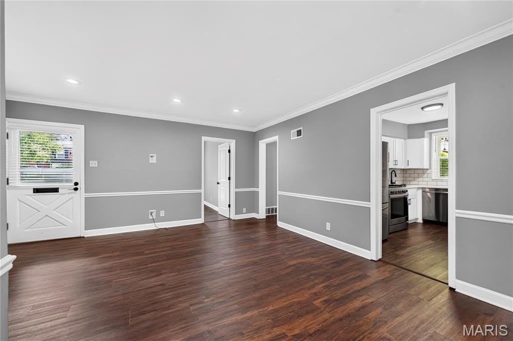 725 Berick Drive – photo 5