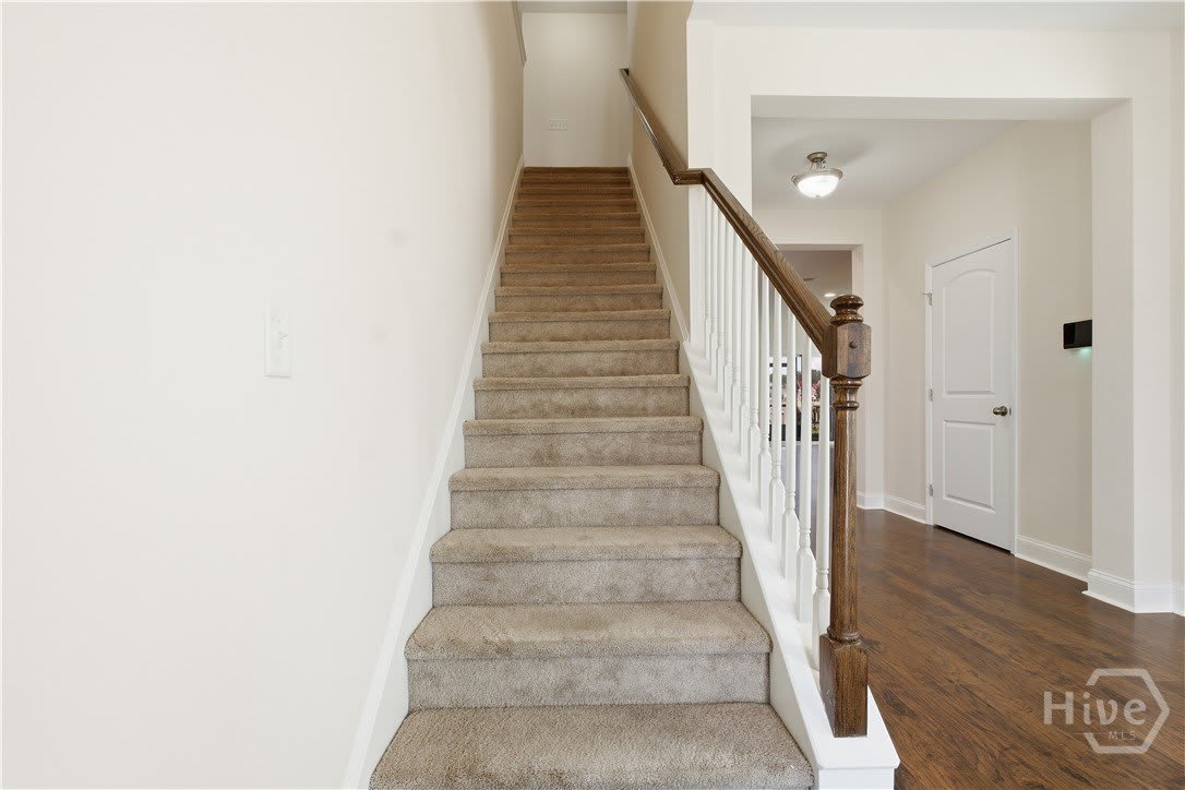105 Grimsby Road – photo 3