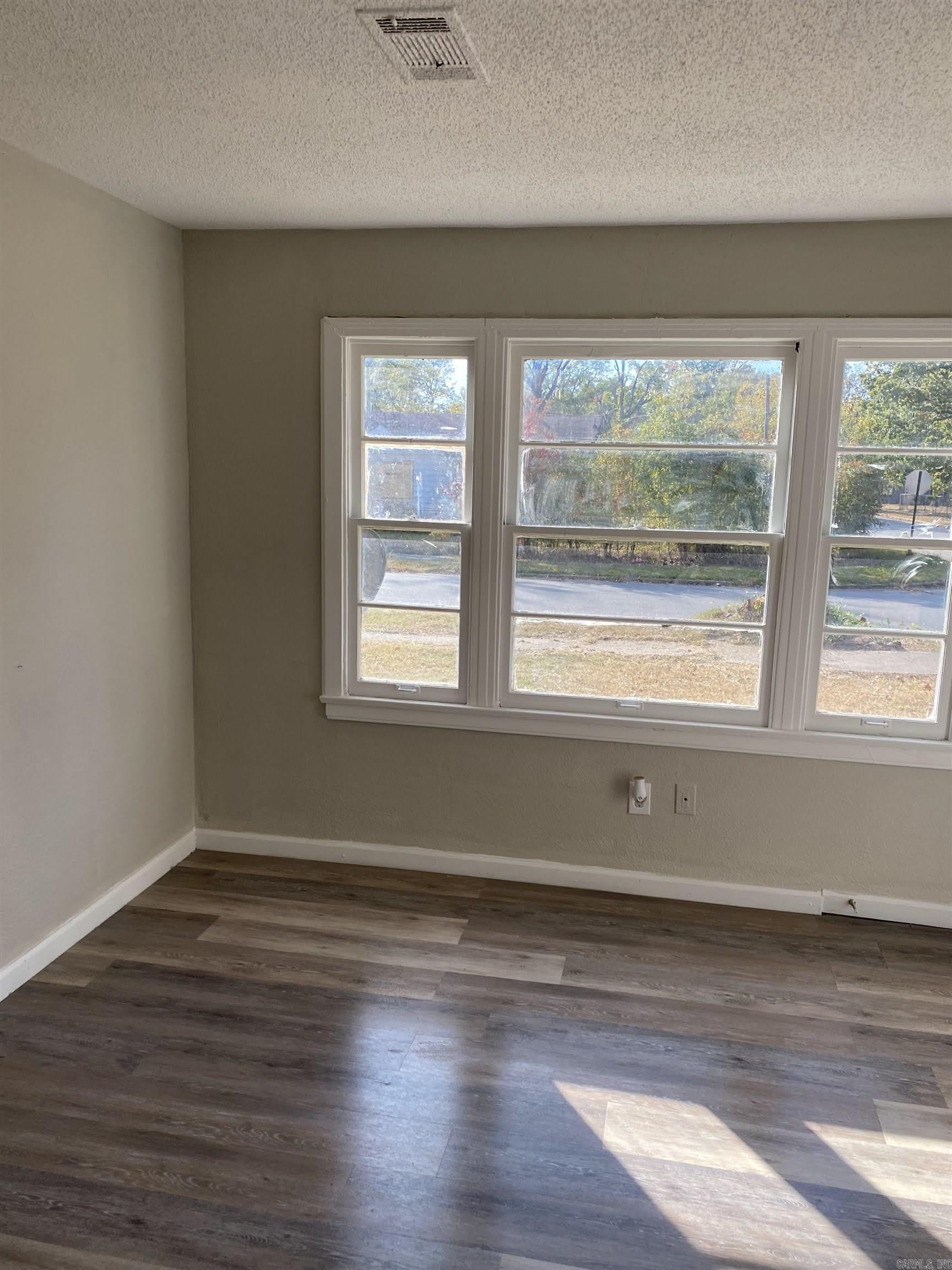 11 Shirley Street – photo 5