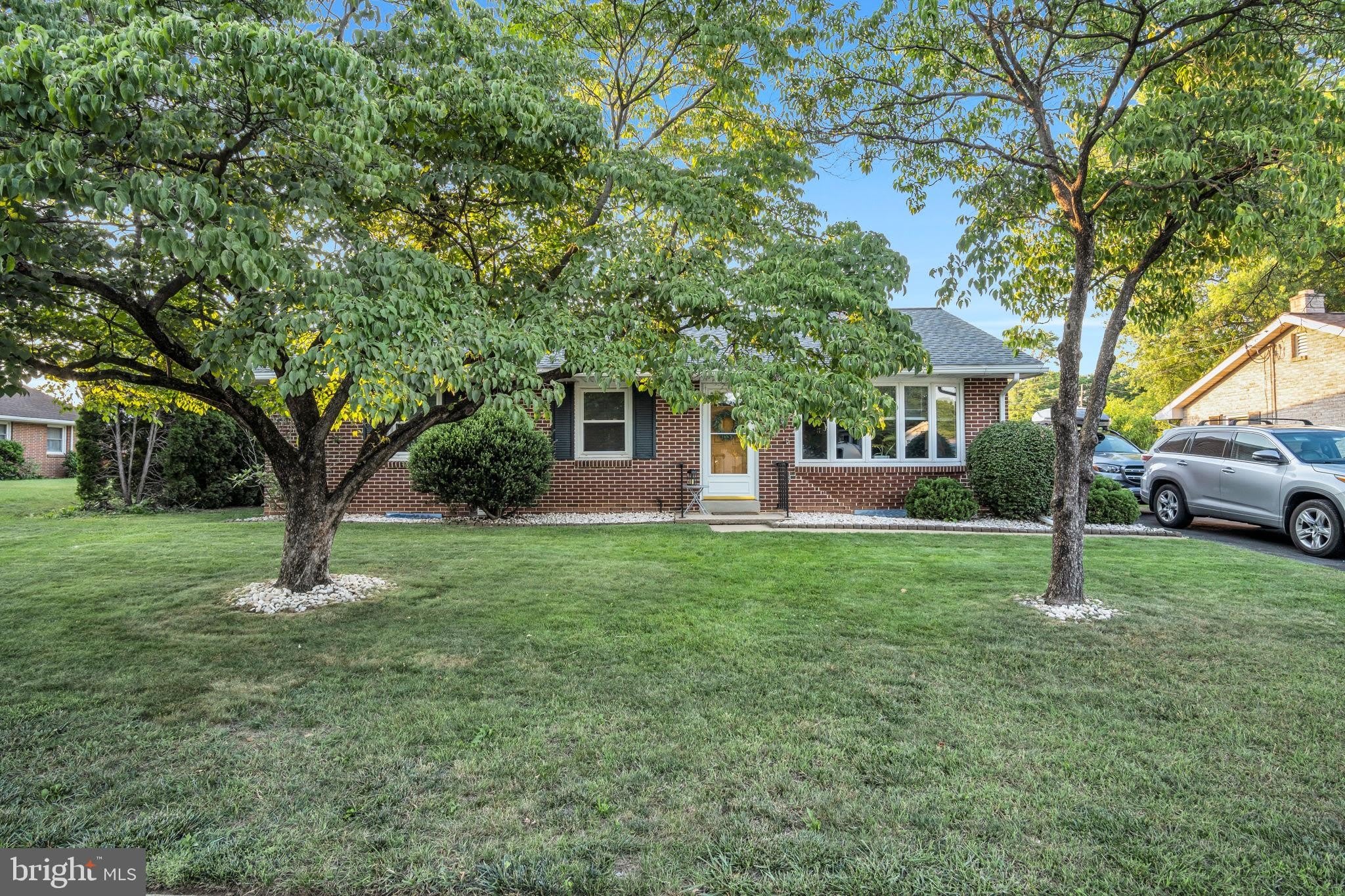 583 F St – photo 3