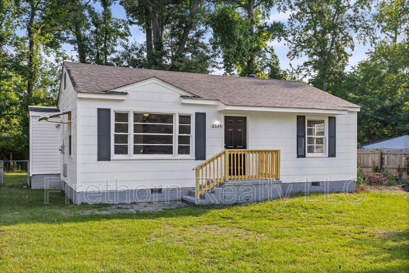2541 Rhodes Drive – photo 2