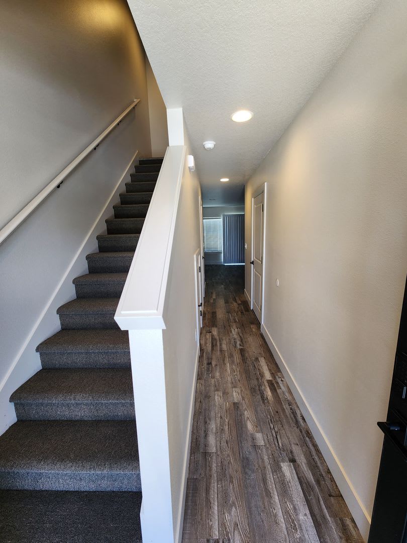 2 Bedroom 2.5 Bath in Winlock – photo 3