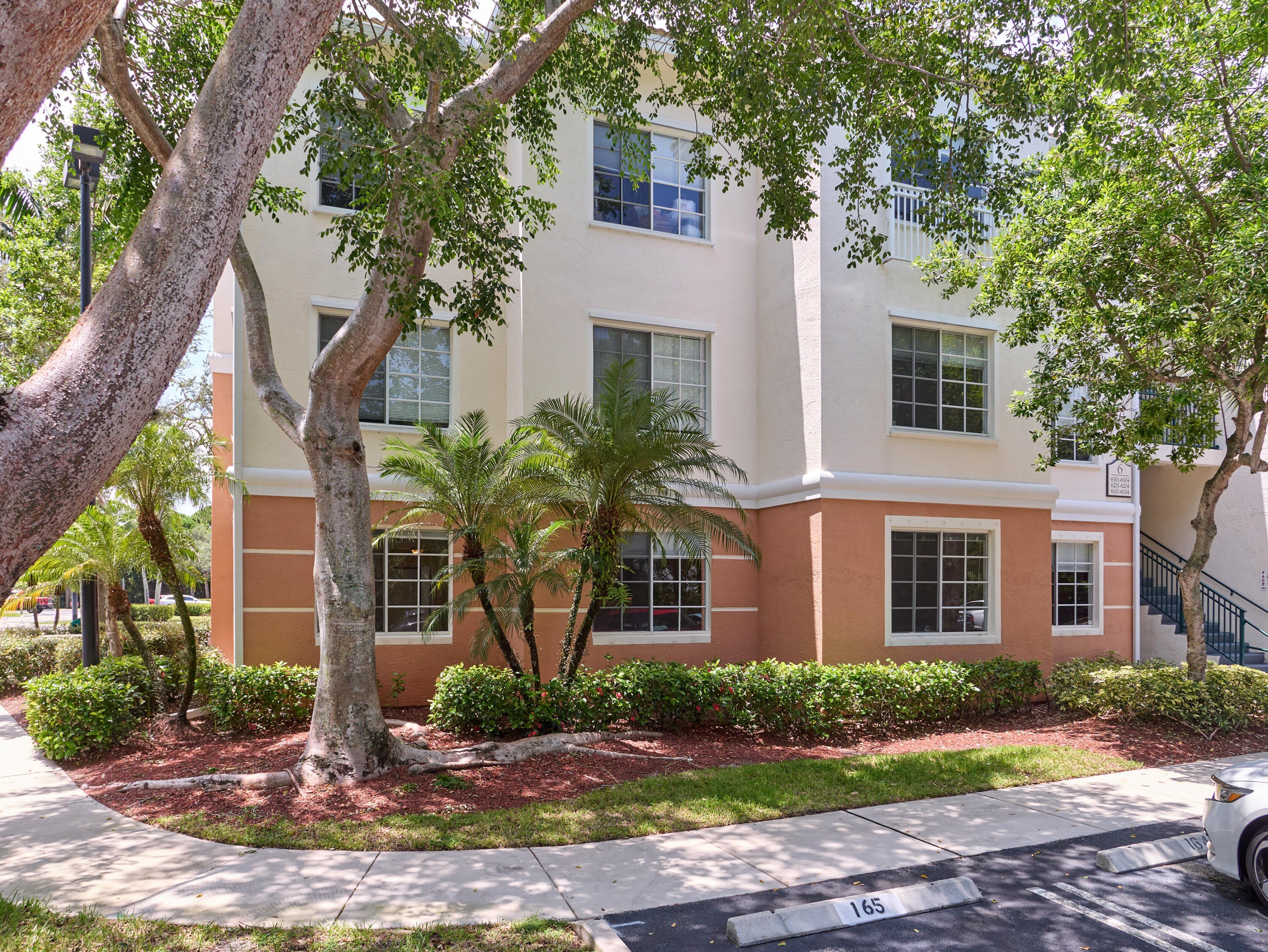 6101 Myrtlewood Circle W – photo 2