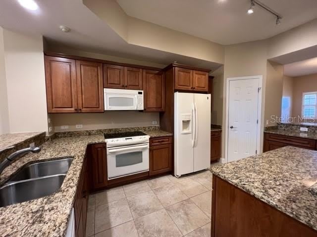 7710 LAKE VISTA Court – photo 5