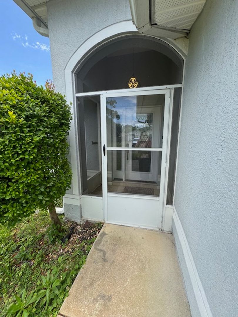 Beautiful, open concept, split plan, 3-bedroom, 2 bath, 2 car garage with screened in patio home. – photo 3