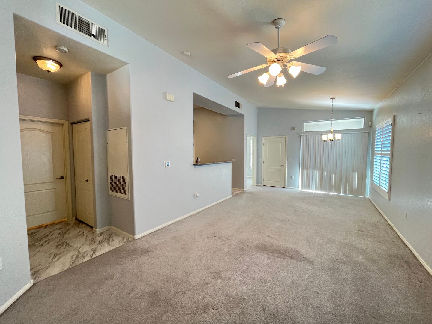 Lovely 2 Bed 2 Bath Condo in Henderson! – photo 4