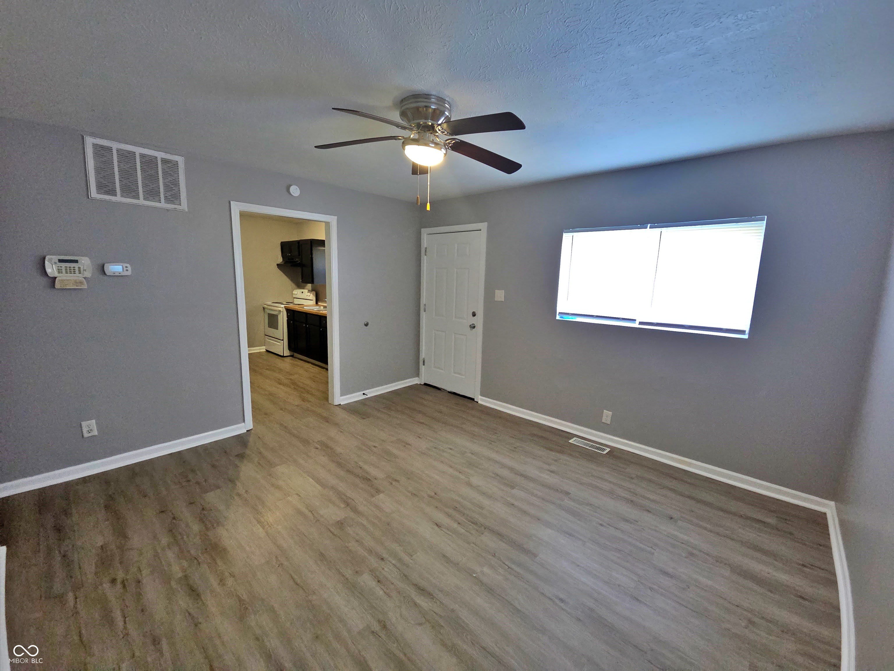 1524 E Legrande Avenue – photo 5