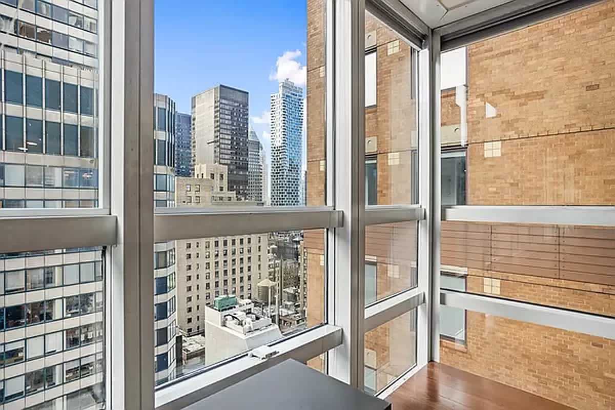 145 W 57th St Apt 3 – photo 3
