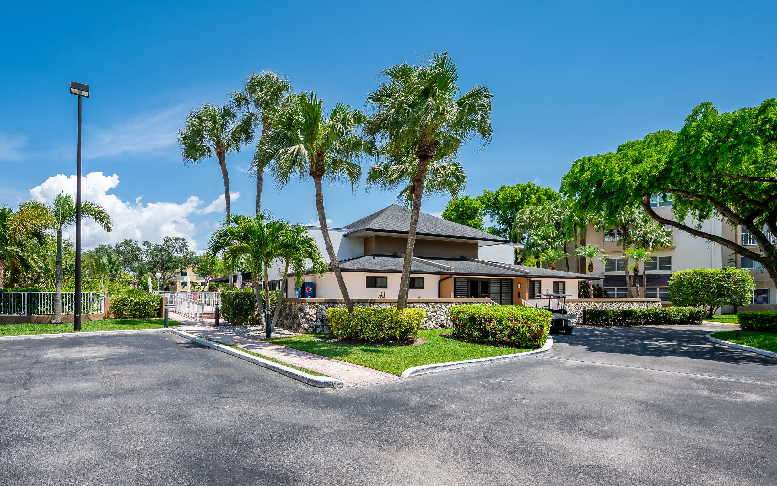 7705 SW 86 STUnit B114 – photo 3