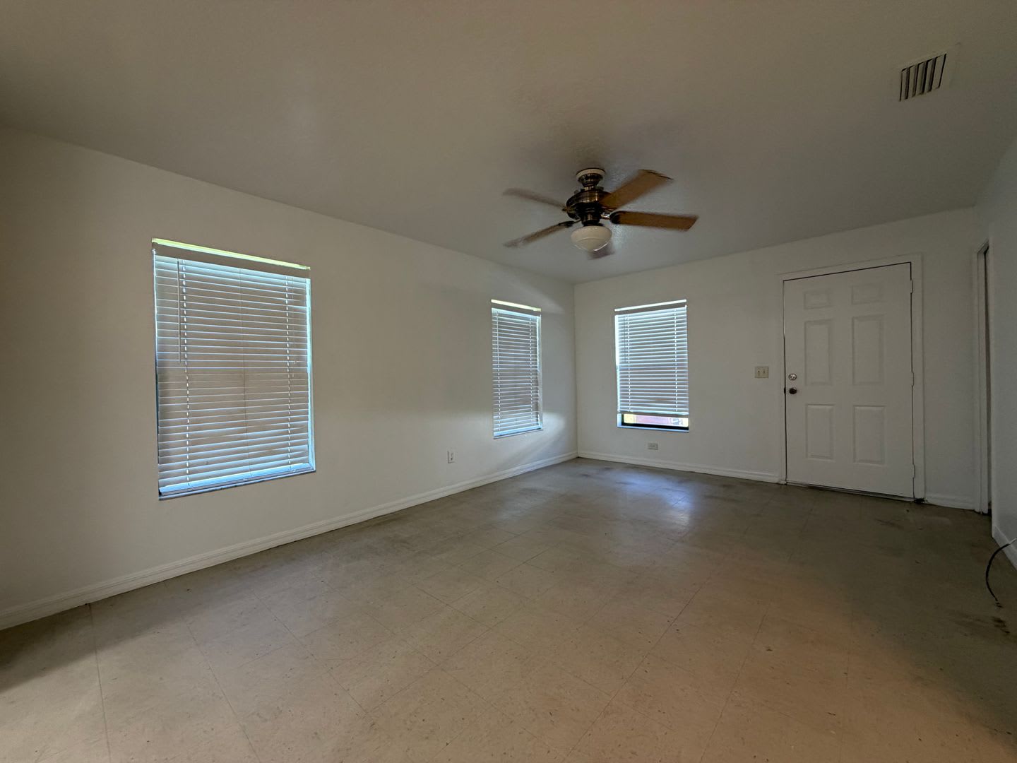 2 bed/1 bath duplex – photo 3
