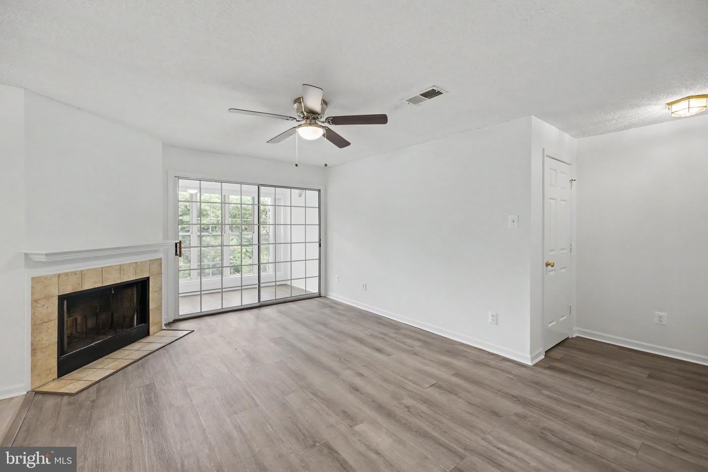 12102 GREEN LEAF CT #201 – photo 5