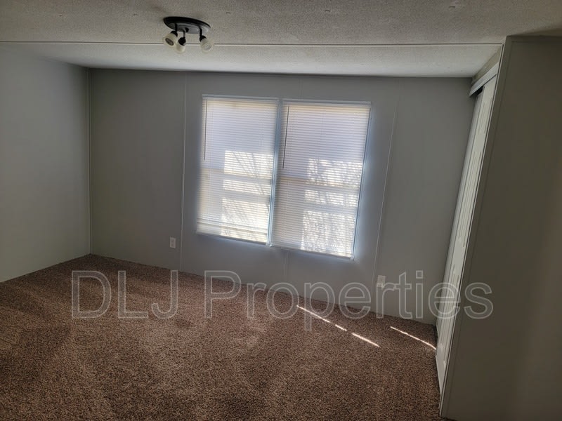 922 Palmer Ct – photo 4