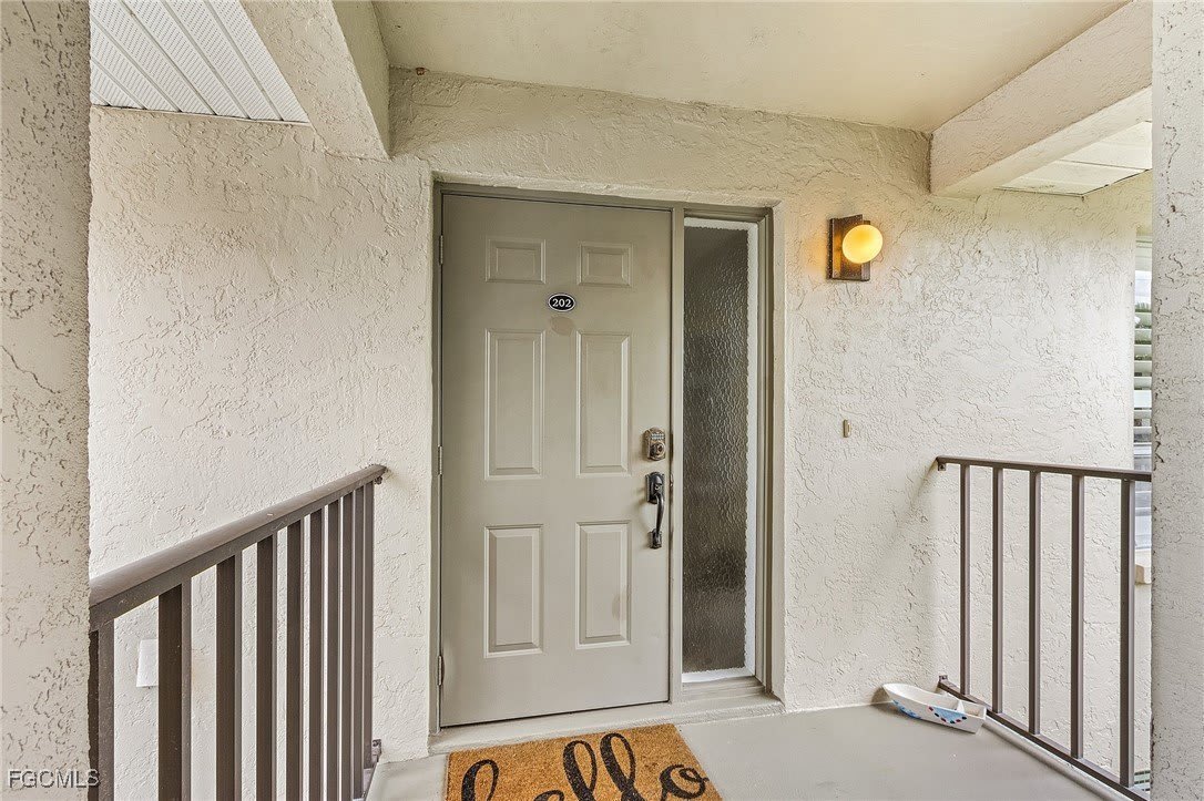 4205 Se 19Th Avenue – photo 1