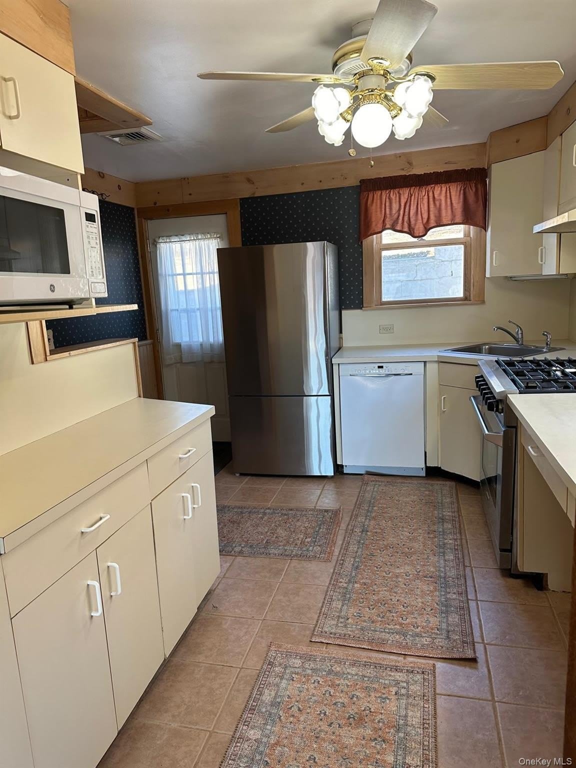 168 Pine Hill – photo 2