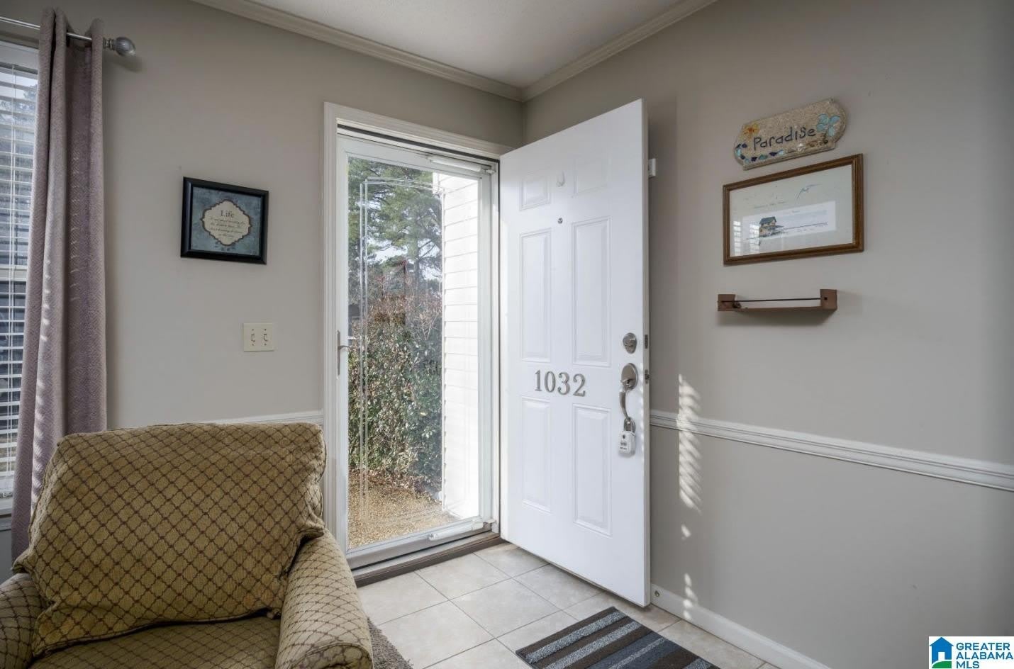 1032 Fairfax Drive – photo 2
