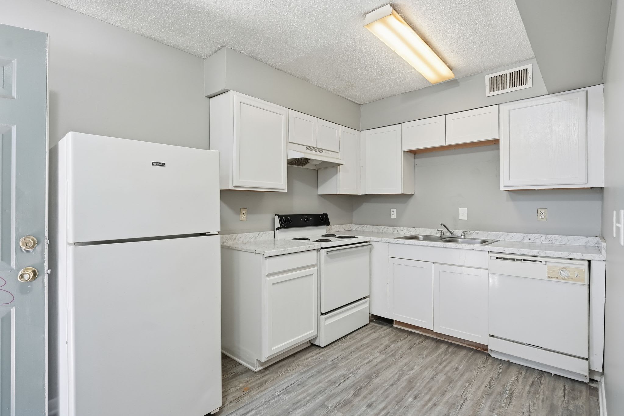 Creekside Meadows Apartment – photo 5
