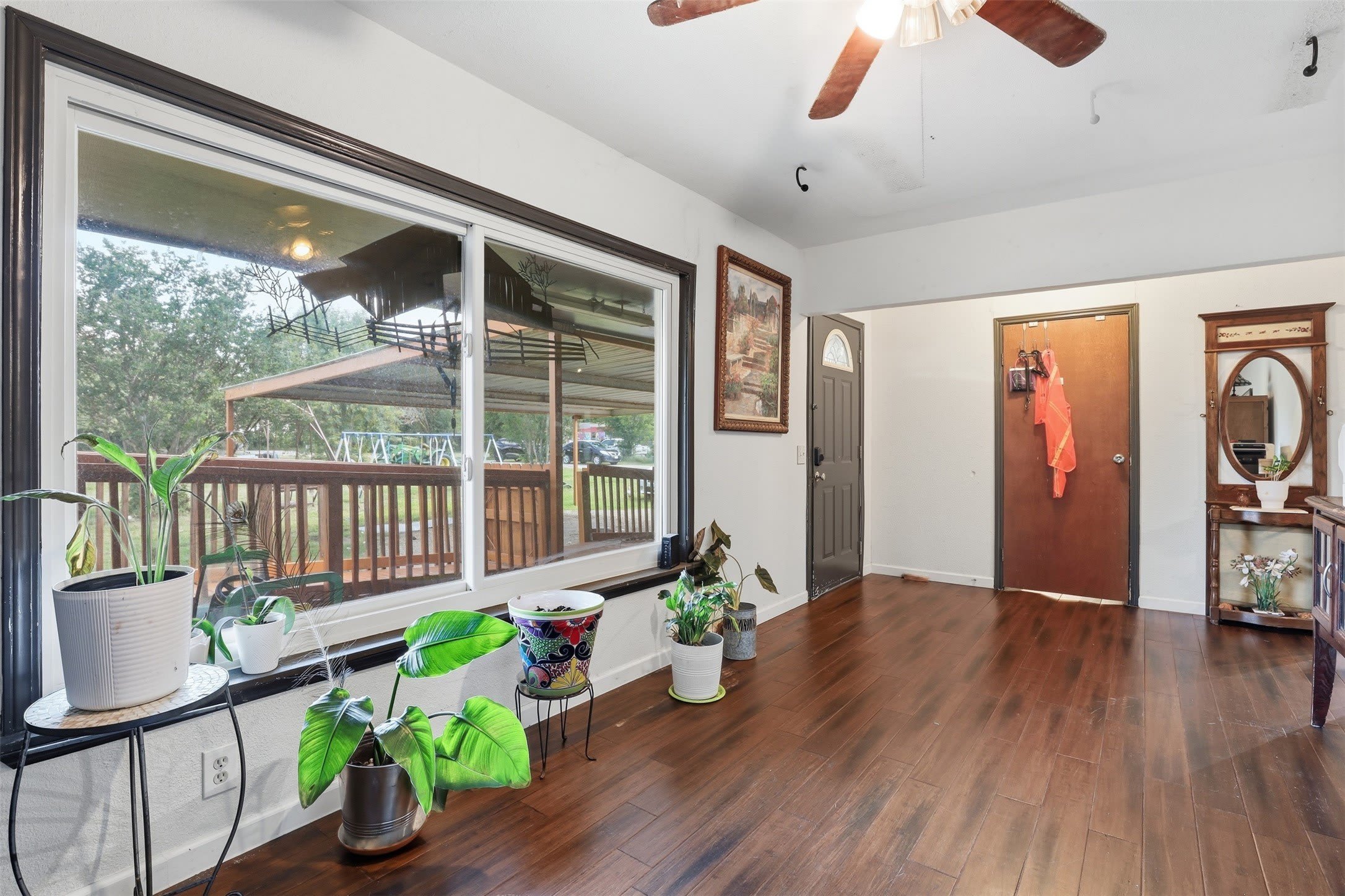 1517 Wiggins Road – photo 3