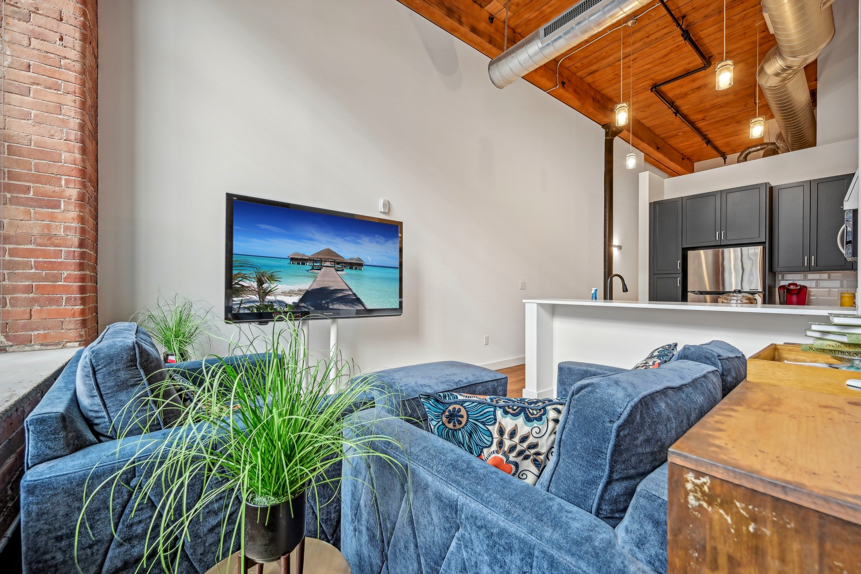 Riverwalk Apartments – photo 4