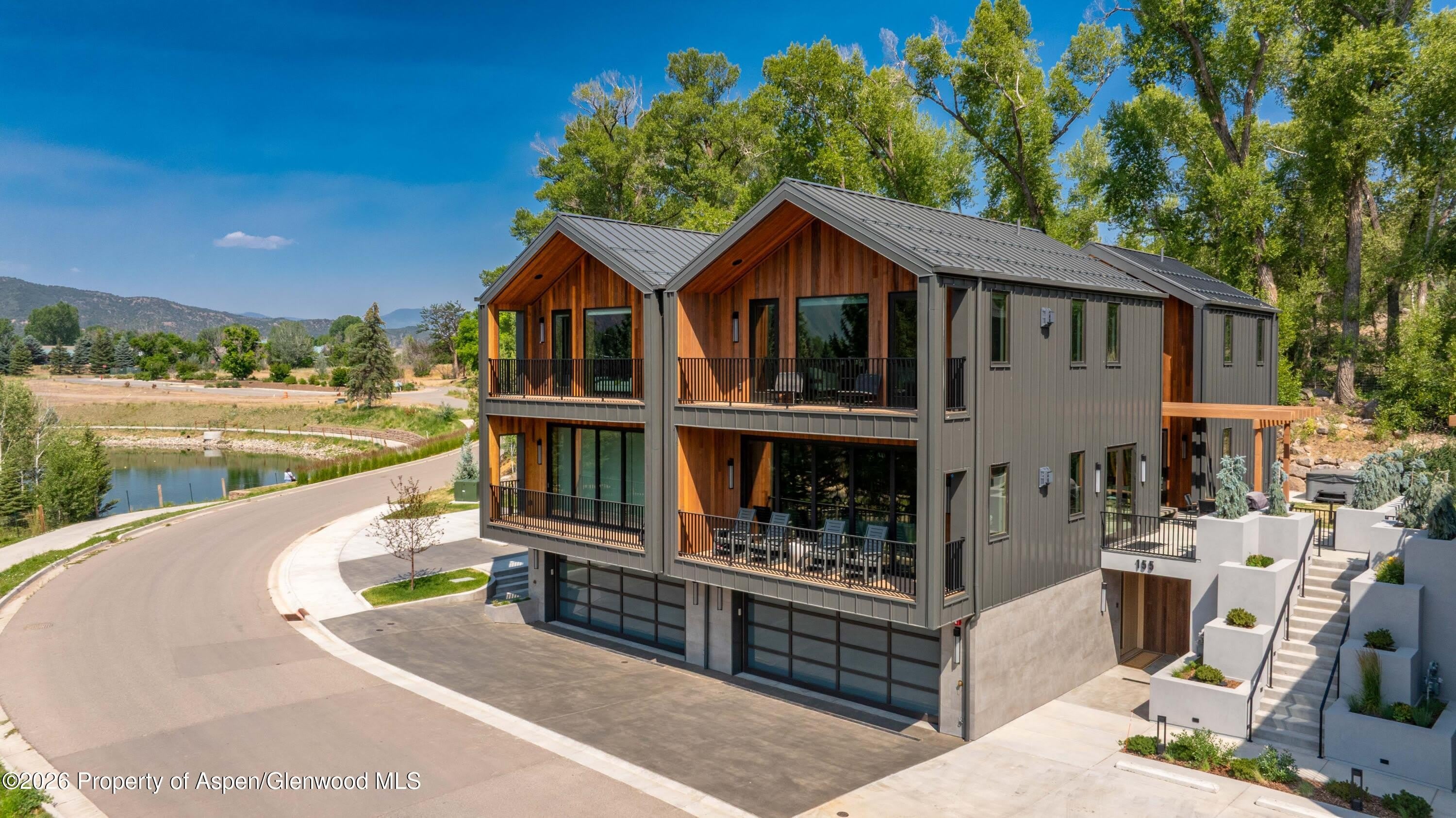 155 Lakeview Drive – photo 1