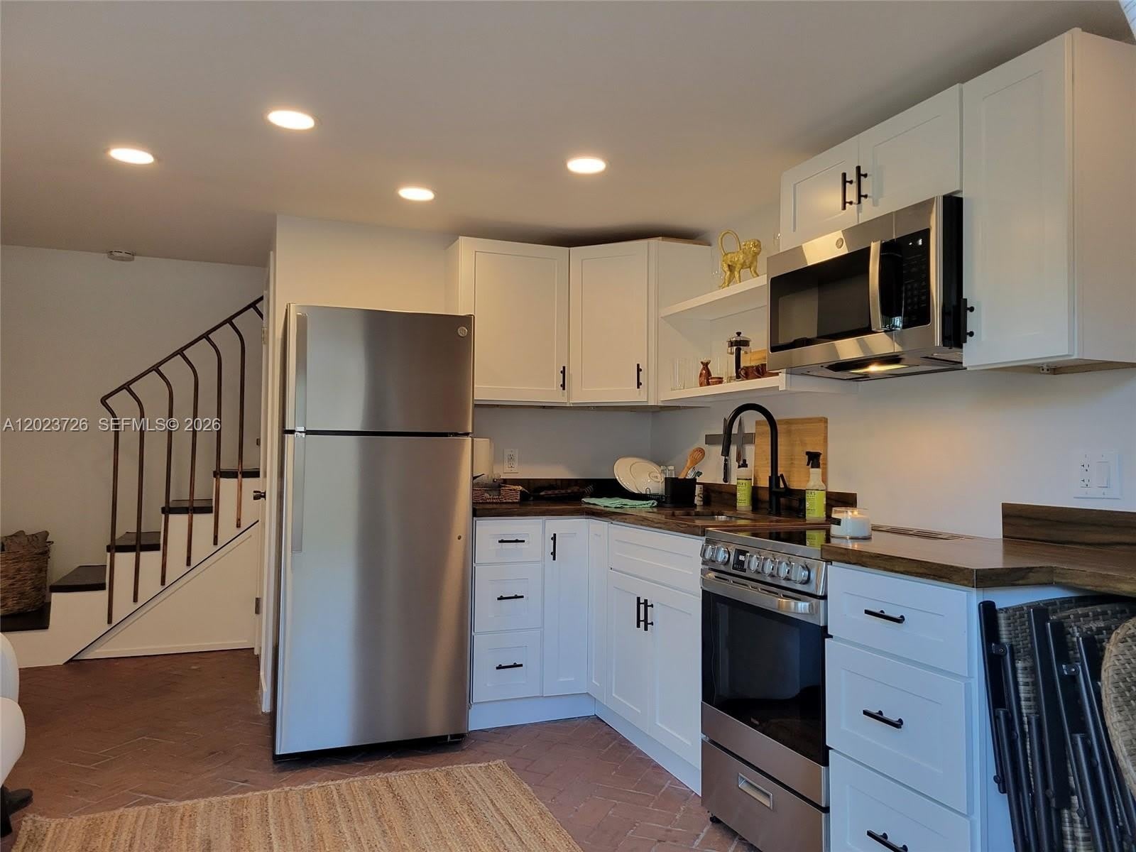 5866 SW 60th St 3 – photo 3