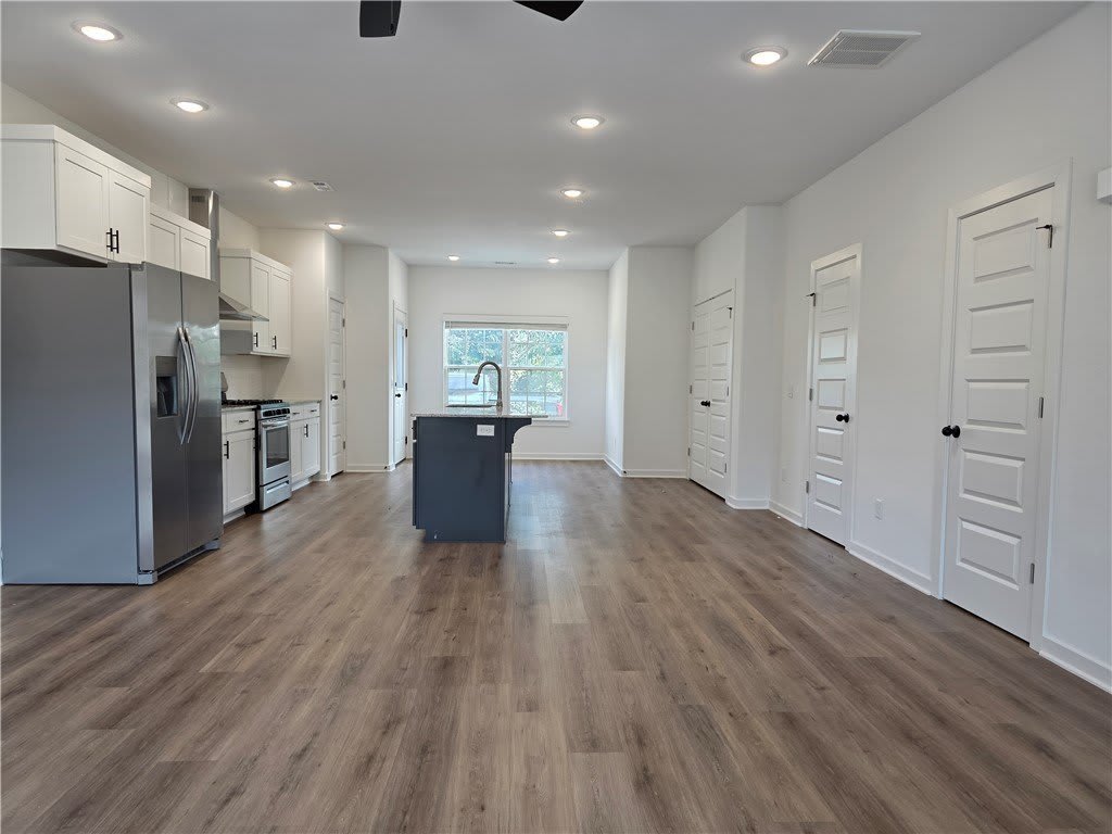 987 N Crater Avenue – photo 4