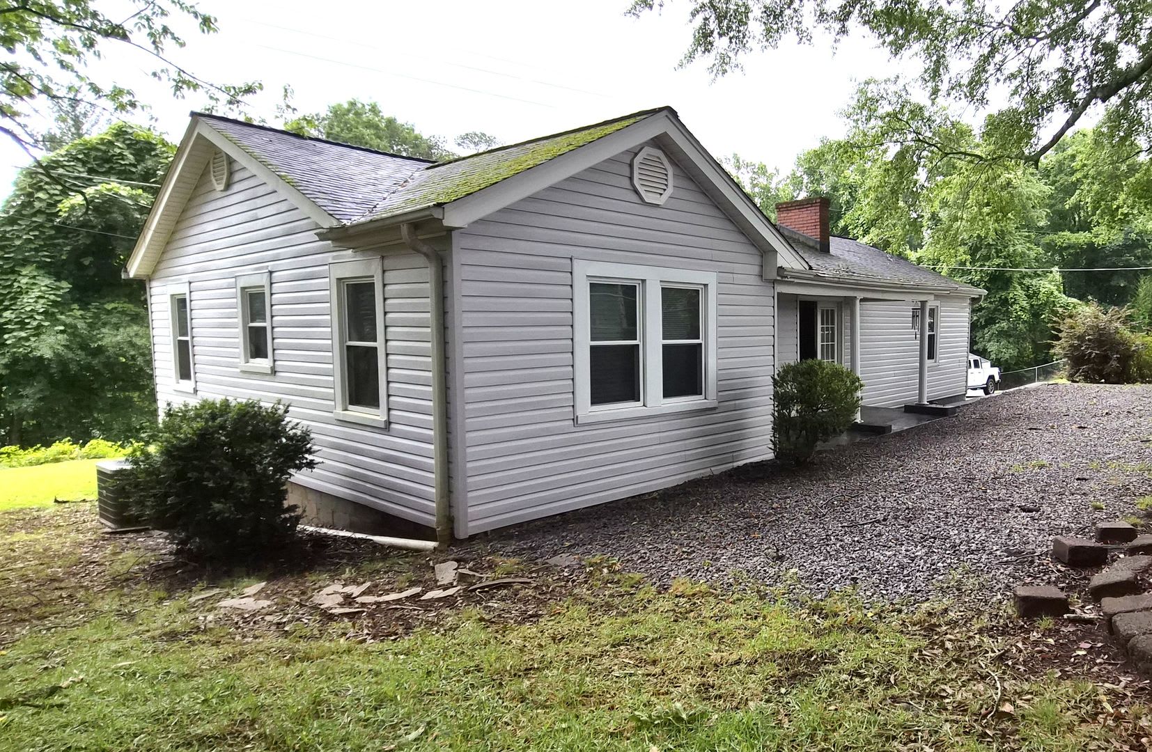 For Rent: Three Bedroom House in Easley SC! – photo 2