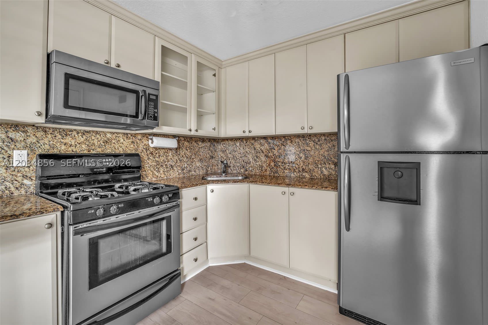 3245 Virginia St – photo 4
