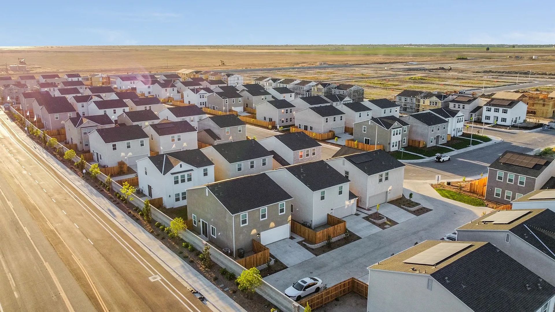 Brand-New 3BD/2.5BA Home in Southwest Bakersfield Modern Finishes, Solar & 2-Car Garage – photo 5