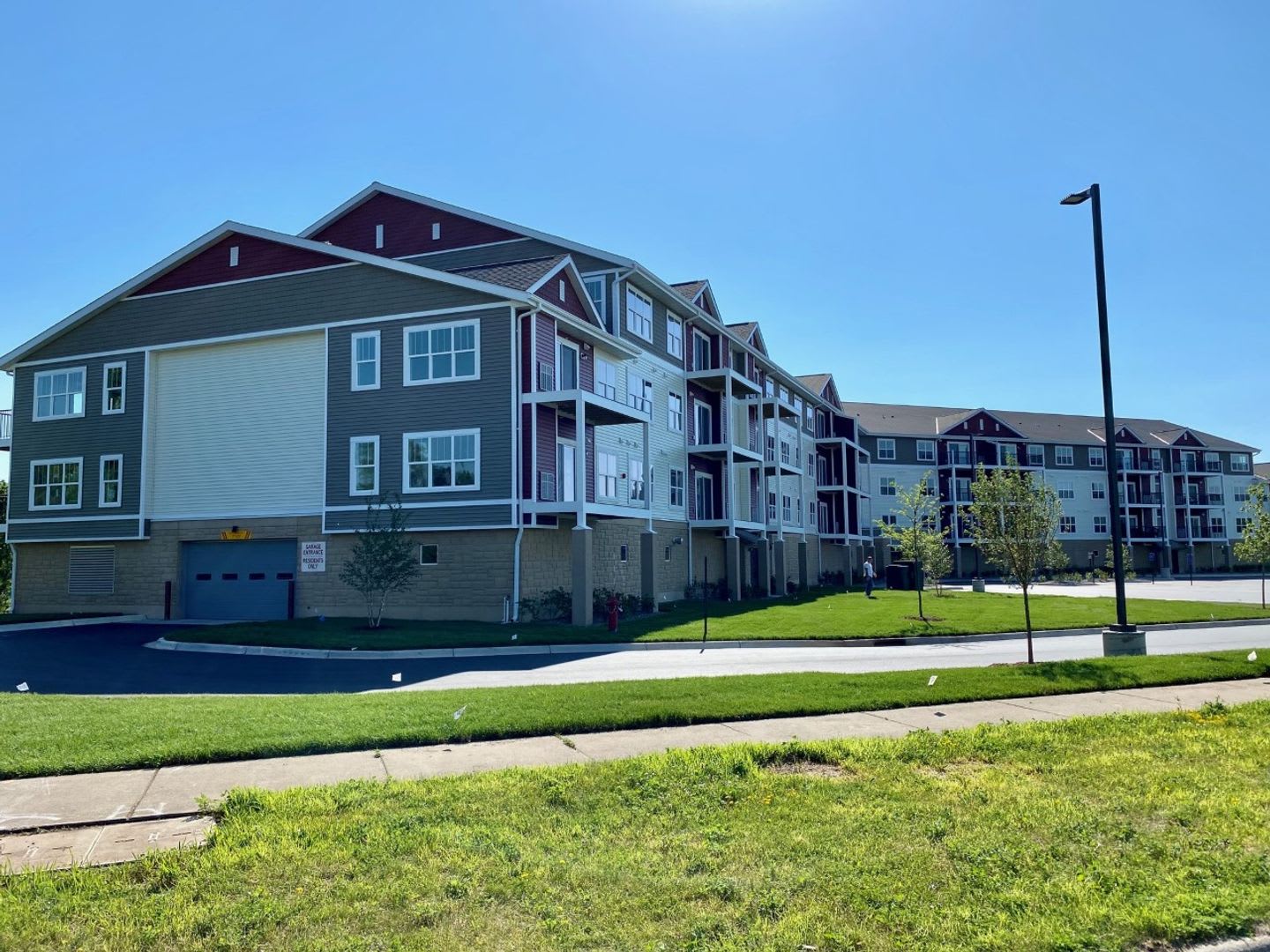 950 W 31st St – photo 3