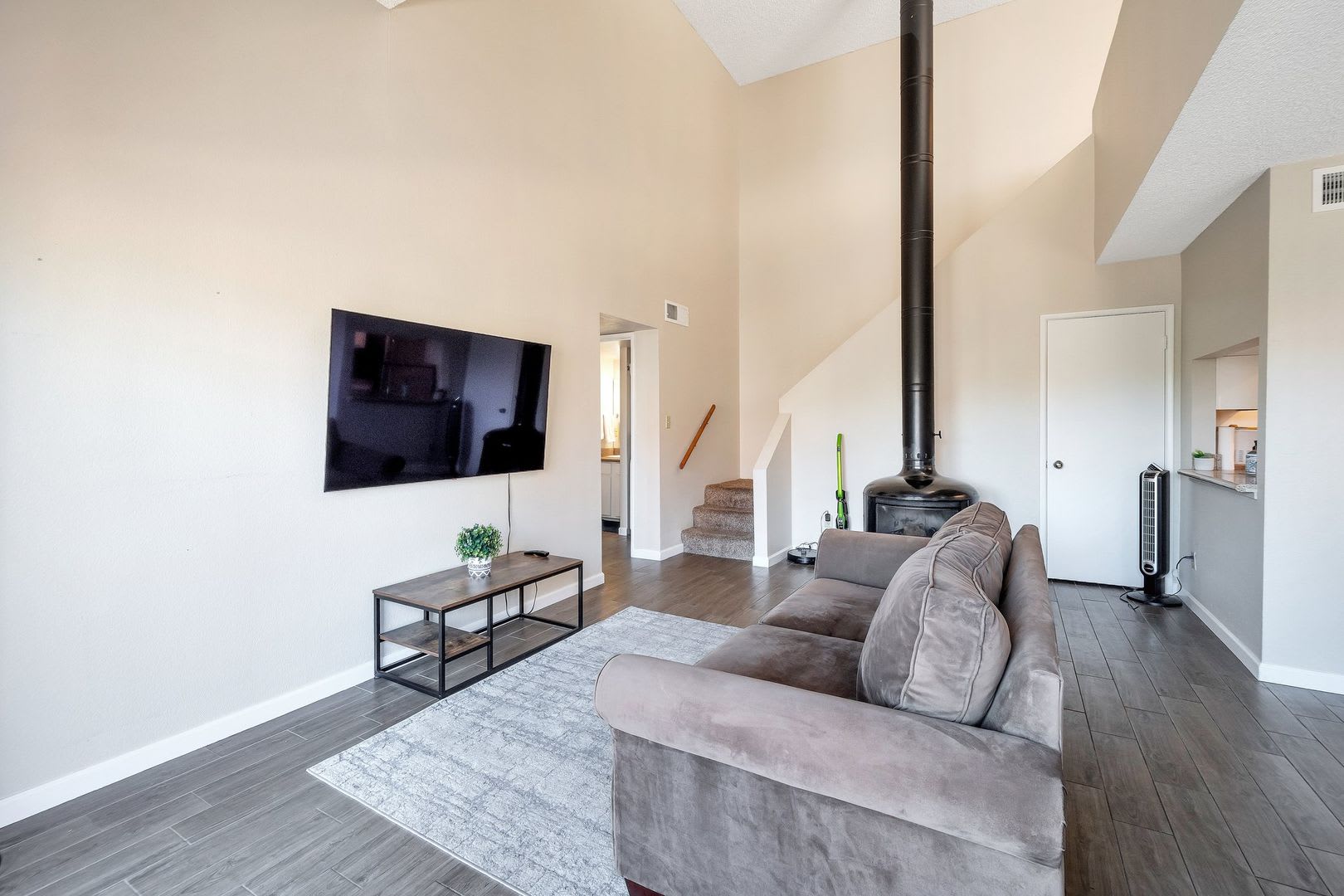 Two bedroom, two bathroom Scottsdale Condo! – photo 2