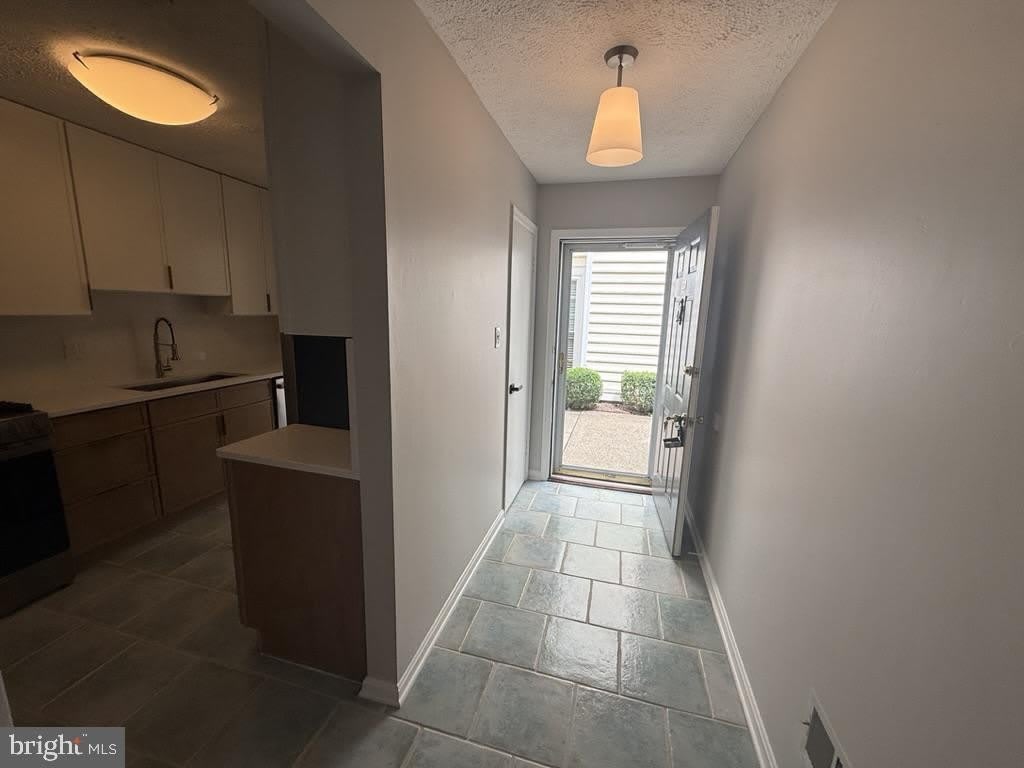 10050 Oakton Terrace Road – photo 3
