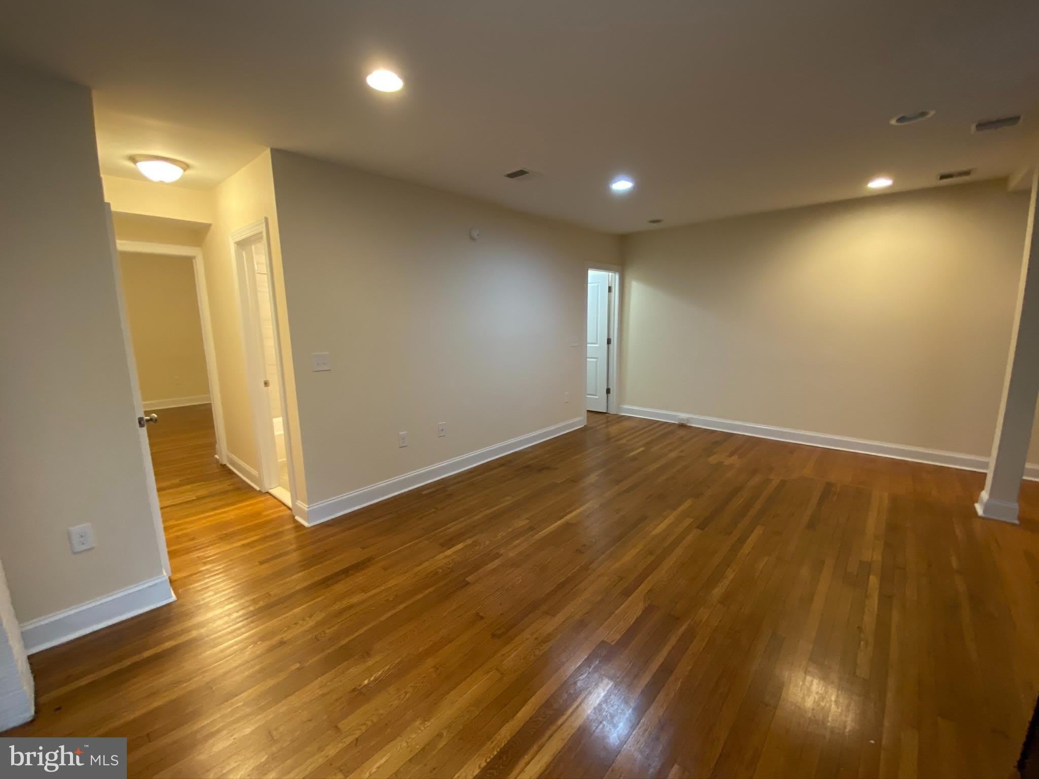 1529 SPRUCE Street – photo 3