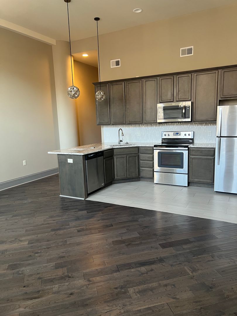 Come live in the Parker Building in Downtown Davenport. – photo 3