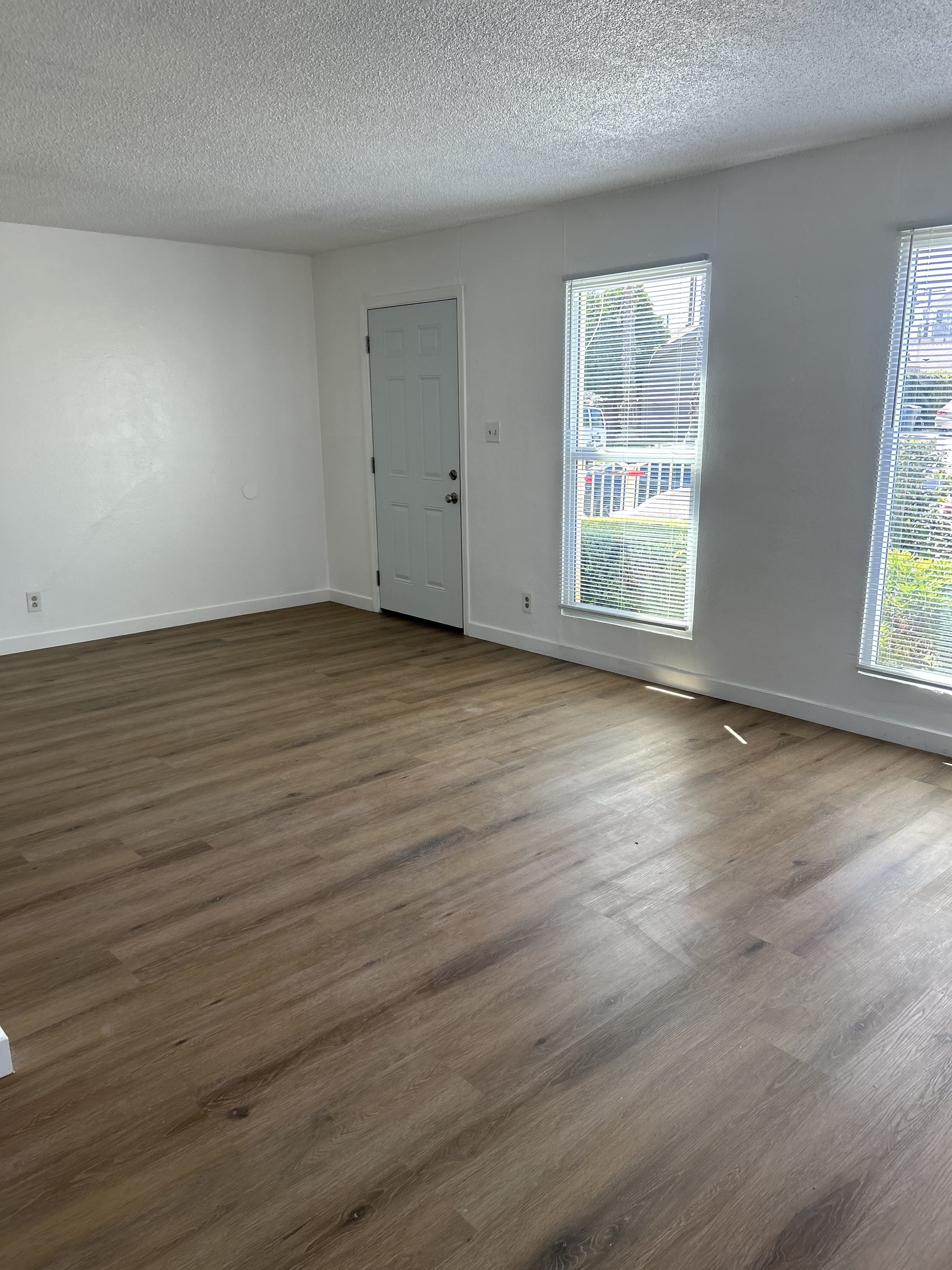 7451 Franklin Street – photo 3