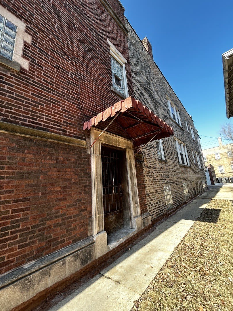 1740 W Garfield Boulevard – photo 4