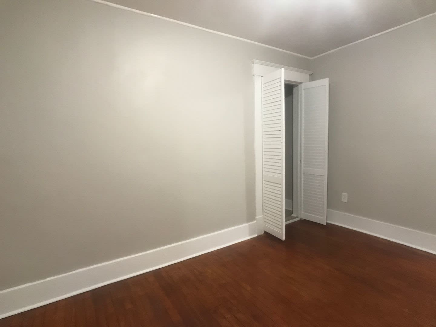 Hassle-Free Move-In — No Deposit + First Month Free! Three Bedroom Home Near Daffin Park – photo 4